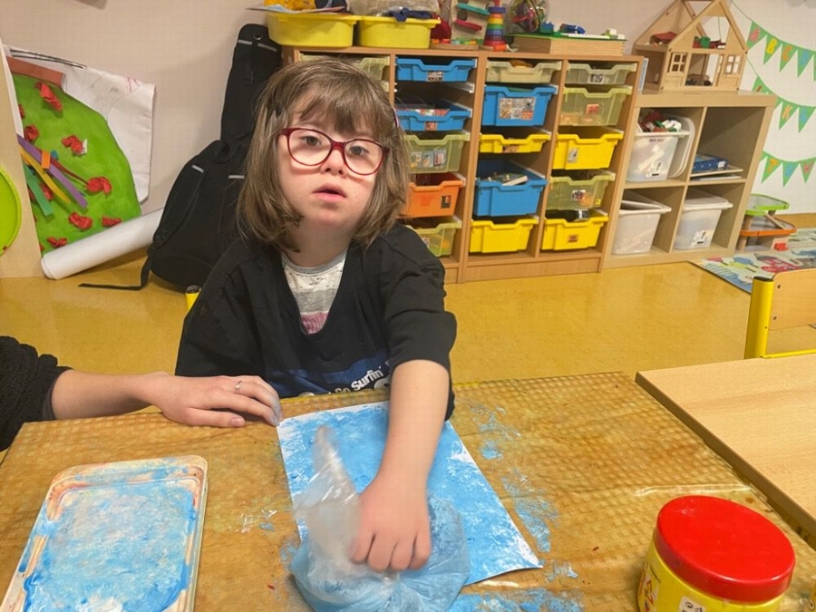 1C27B432-7AAA-4A5D-B7F6-693F854309C1_1_105_c