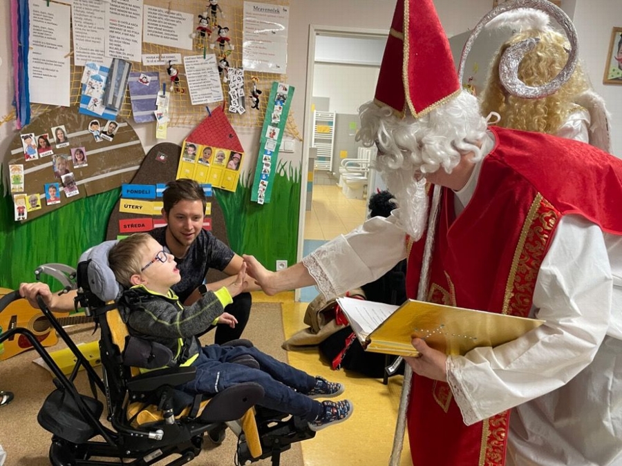 CF894941-9A4A-459A-8BF8-CCA1EAE3560F_1_105_c